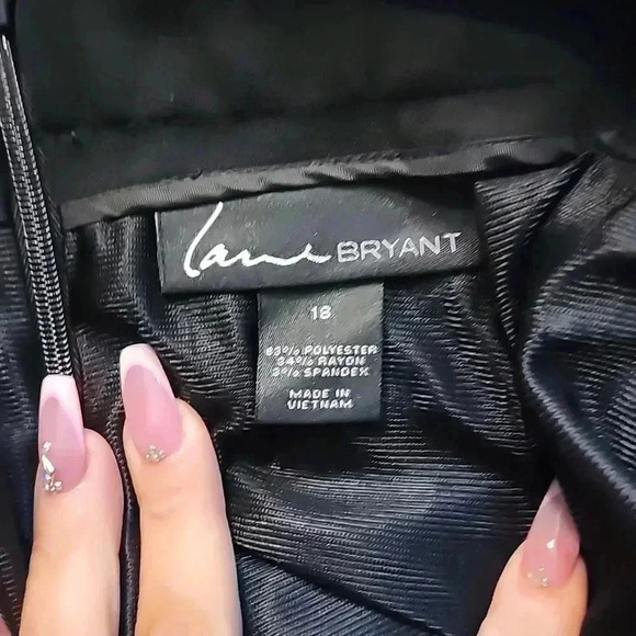 Lane Bryant NWT Pencil Skirt With Lace Detail and Trim - Picture 4 of 5